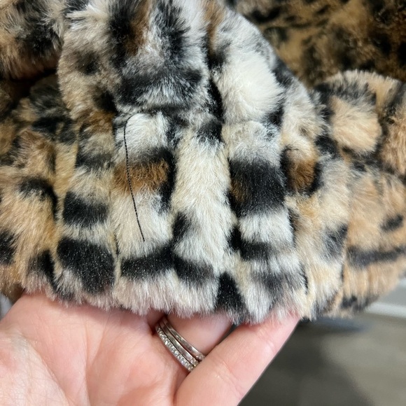 Leopard Print Faux Fur Crop Jacket - Picture 5 of 6